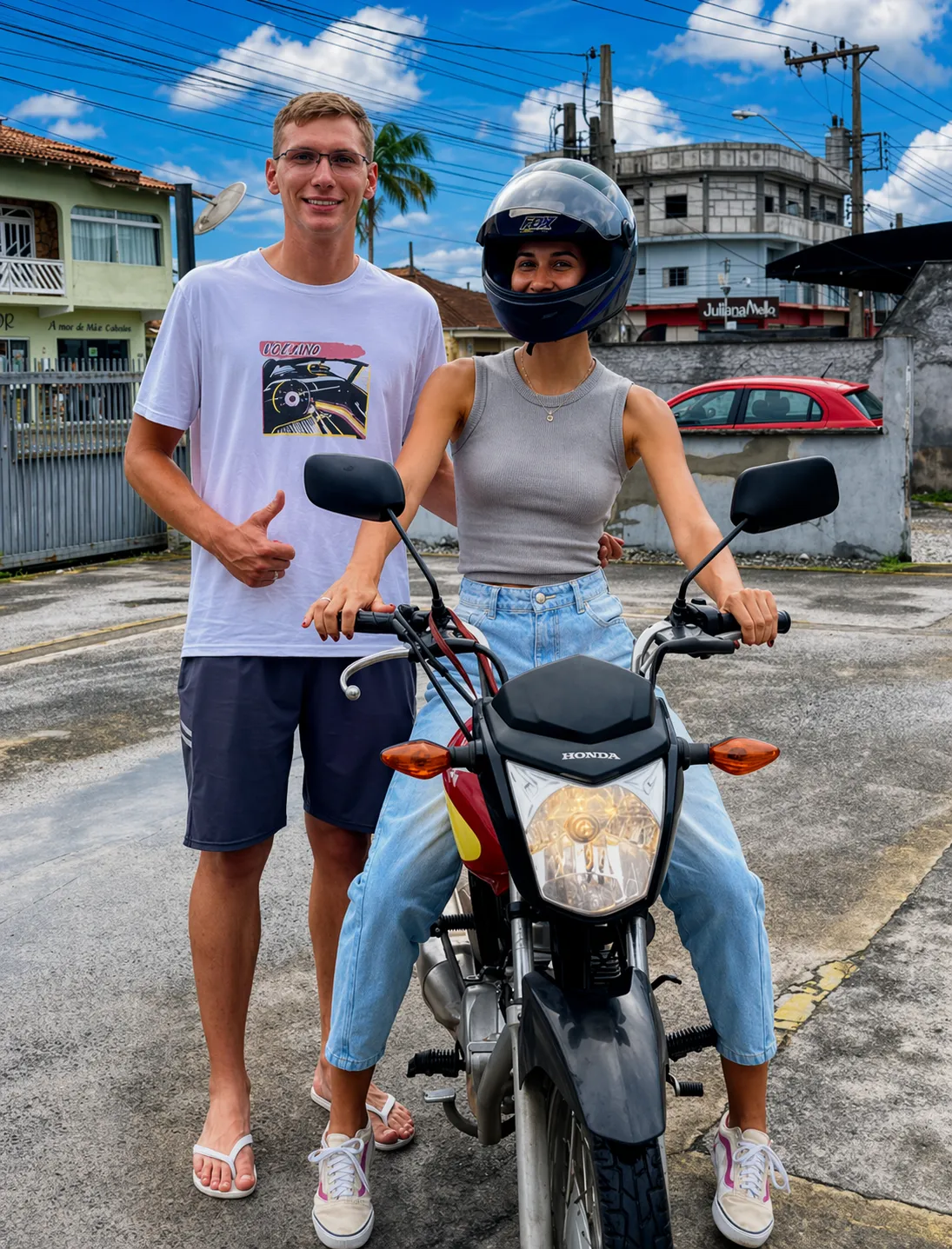 Leonardo e Milena, aprovados com aulas praticas de CNH em Joinville/SC